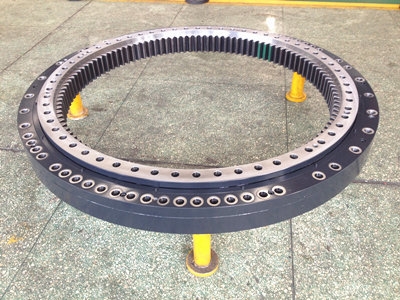 Three-row Cylindrical Roller Slewing Bearing(Internal Gear Type )